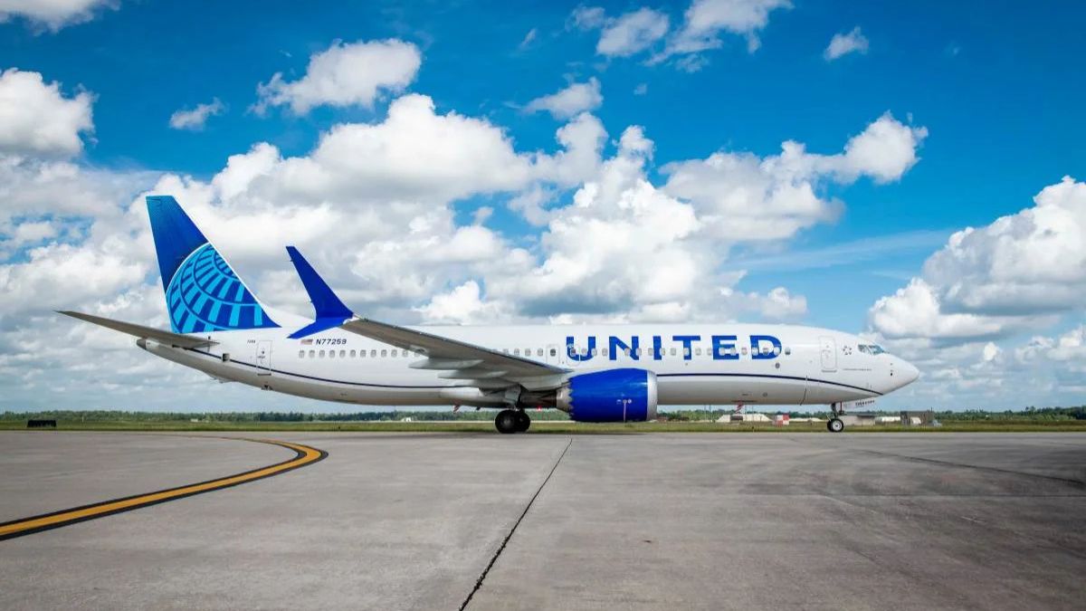 United Flight UA967 Diverted: Passenger Experiences, Causes, and Airline Response